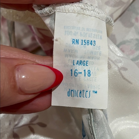 Vintage Floral Lace Romper - Cream and Pink - Picture 4 of 4